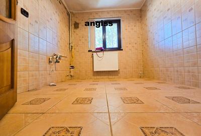 Apartament 3 camere cartier VEST - 64mp - 2
