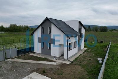 Casă/Vilă de vânzare Sat Siretu, Com. Letea Veche, Bacău - 1