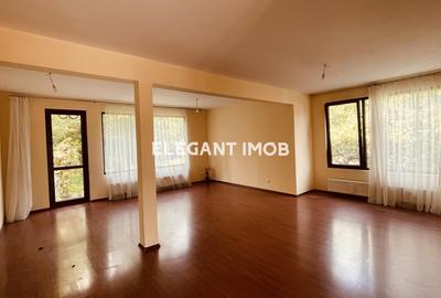 Casă cu 5 camere în Corbeanca