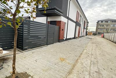 Vanzare Apartament 2 camere+curte 60mp si 2 locuri de parcare - 1