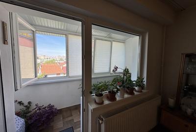Apartament decomandat cu 3 camere in Florilor, strada Crinului - 3