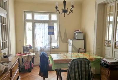 Apartament cu 5 camere semidecomandat în Unirii