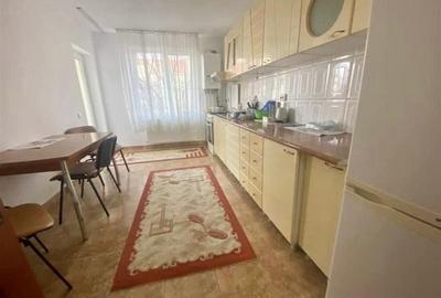 Apartament cu 3 camere, 100mp, decomandat, in Zorilor, zona Recuperare