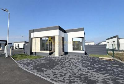Casa Individuala - 3 camere - 2 bai - 356 mp teren - 1