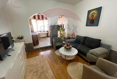 Casă de închiriat în zonă centrală cu terasă I Comision 0% I - 1