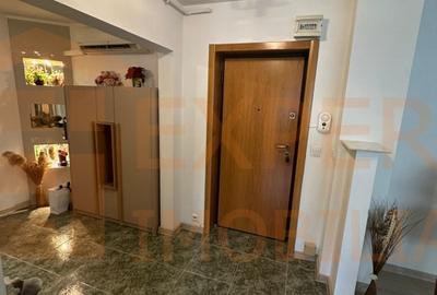 Apartament 3 camere, vedere bilaterală – Zona Trocadero, Constanta; COMISION 0% - 14
