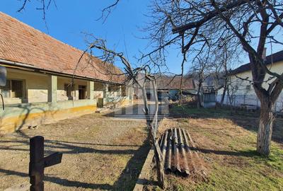 Teren | 3500mp | Constructie 100mp pe teren | 24ml deschidere | Ciugud - 3