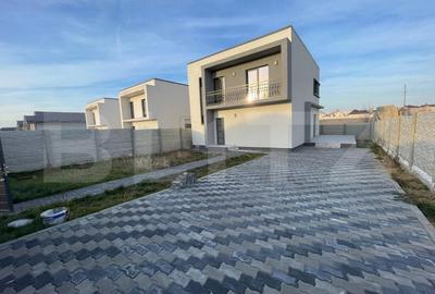 Casă individuală cu 4 camere în Malu Mare