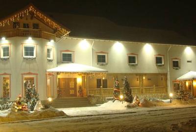 Super proprietate, :  hotel de 4 stele , 19 camere la cheie, teren 6200 mp - 3