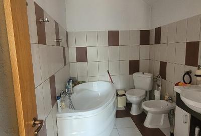 Vând casa 4 camere în zona Eroilor Ploiesti - 2