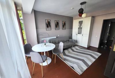 Apartament cu 2 camere semidecomandat, mobilat în Bucium