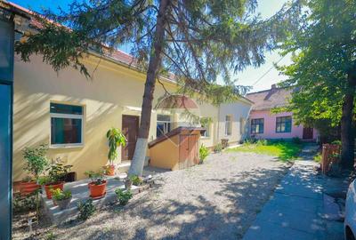 Vânzare apartament 4 camere, acces auto - parcare, Central - Cuza Vodă - 2
