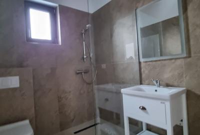 Reședință Modernă cu Finisaje Distinse - 8