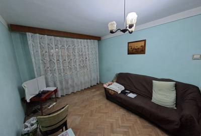 Apartament cu 2 camere, zona Podu Ros - 5
