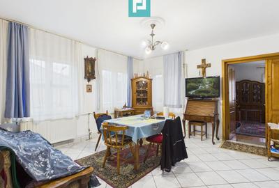 Vilă stil montan, 270 mp, teren 3000 mp - 6