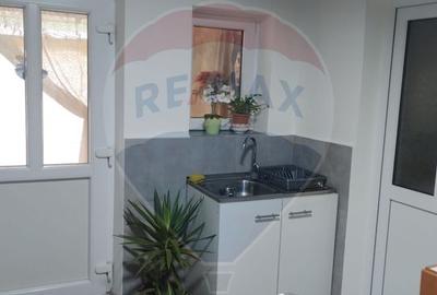 Casă cu 2 dormitoare si anexe gospodaresti de vanzare Cefa central - 3