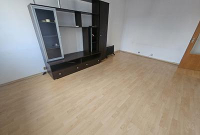 Gorjului Moinesti Scoala 309 Et.4 Decomandat 50mp Liber Contorizat Merita V.. - 13