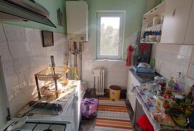 Apartament cu 4 camere semidecomandat, mobilat în Mănăștur