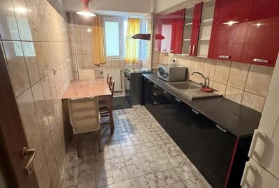 Apartament 4 camere / 1 minut Metrou / Renovat / Prima Inchiriere / - 3