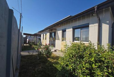 Casa individuala mobilata utilata - 3 camere 1 baie - teren 300mp - 8