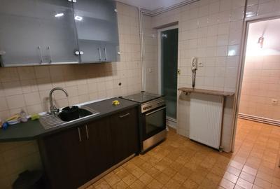 Universitate, Intercontinental, Blocul Roșu - 14