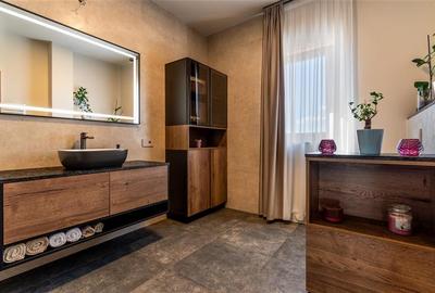 Casa cu dotari premium si finisaje de calitate ,Demisol +Parter+Etaj situata in - 17