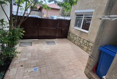 Zona Trocadero , imobil 90 mp., IDEAL BIROURI, curte - 2