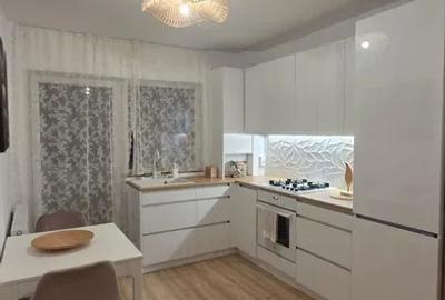 Apartament cu 2 camere semidecomandat, mobilat în Florești