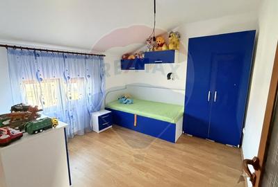 Casă cu 4 camere de vânzare Nămoloasa I Galati - 8