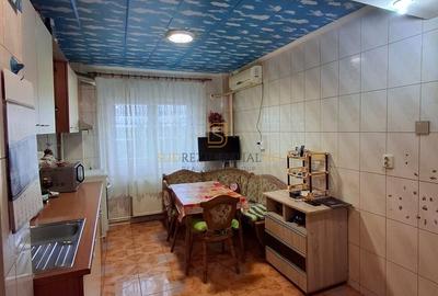 Apartament 4 camere, etaj 4/10, stradal Sos.Berceni, Sector 4 - 13