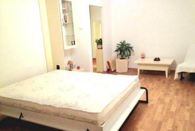 Garsonieră decomandată în Vitan Mall