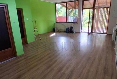 Casă individuală cu 5 camere în Mehala