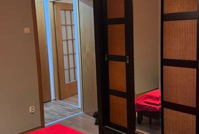 Apartament cu 2 camere semidecomandat, mobilat în Titan