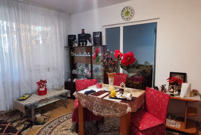 ► Scoala 8 Intim 2 Camere semiDecomandate 42m² Mobilat Utilat Centrala pe Gaze - 1