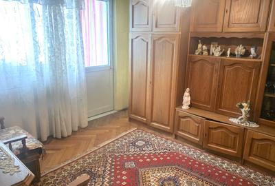 Vand apartament 2 camere decomandat in Deva, pe Bld. Balcescu, etaj 1 - 1