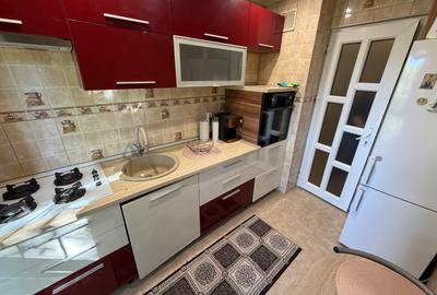 Apartament cu 2 camere nedecomandat în Podu Roș