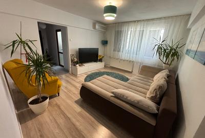 Apartament cu 3 camere semidecomandat, mobilat în Baba Novac