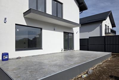 Casă individuală cu 4 camere în Tărlungeni