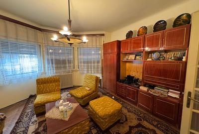 Vanzare apartament patru camere in vila cartierul Armenesc curte - 1