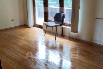 Apartament cu 3 camere decomandat, mobilat în Calea Turzii