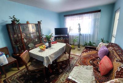 Apartament cu 2 camere decomandat, mobilat în Cetate