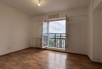 Apartament cu 4 camere de vânzare în zona 13 Septembrie - 16