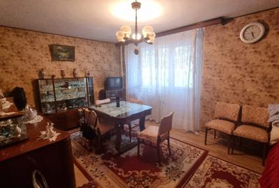 De vanzare Apartament 4 camere Bd. Ctin Brancoveanu, sector 4 - 1