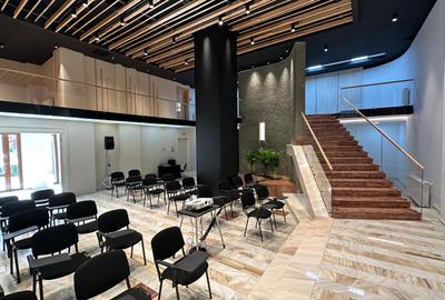 Spatiu deosebit 13 Septembrie - Palatul Parlamentului - 1