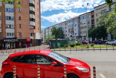 Zona de top-intre Centru si Insula de Agrement-Garsoniera decomandata - 1