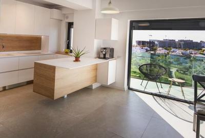 Apartament cu 3 camere decomandat în Est