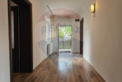 Casă / Vilă cu 4 camere de închiriat în zona Andrei Muresanu - 11