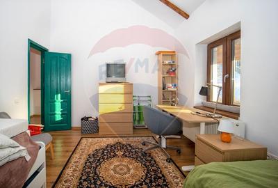 Casă cu două corpuri, teren 835 mp, str. I.L. Caragiale, Râșnov - 10