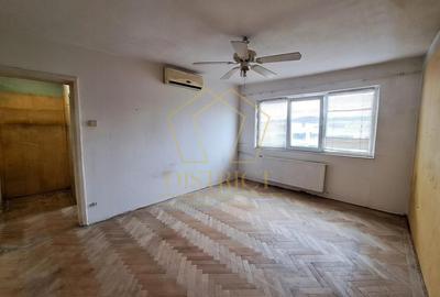 Apartament cu 3 camere semidecomandat în Șagului