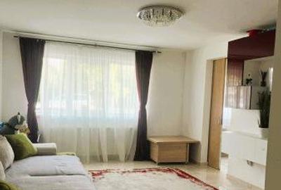 Apartament cu 2 camere circular, mobilat în Tractorul